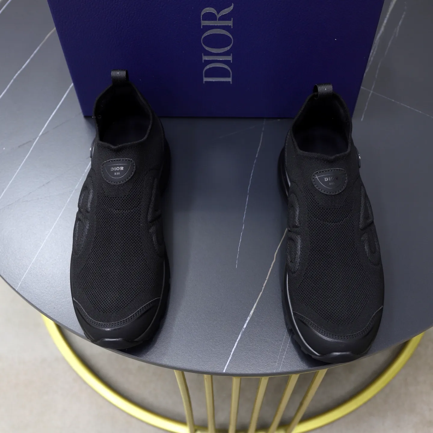 Men's shoes: 520💰Dior Dior B30 latest hot model shipped, original 1:1 manufacturing ▪️ Fabric: Original custom fly woven ▪️ Lining: Imported breathable mesh ▪️ Sole: Original molded non-slip outsole ▪️ Size: 38-46 (45, 46 custom-made, non-refundable)